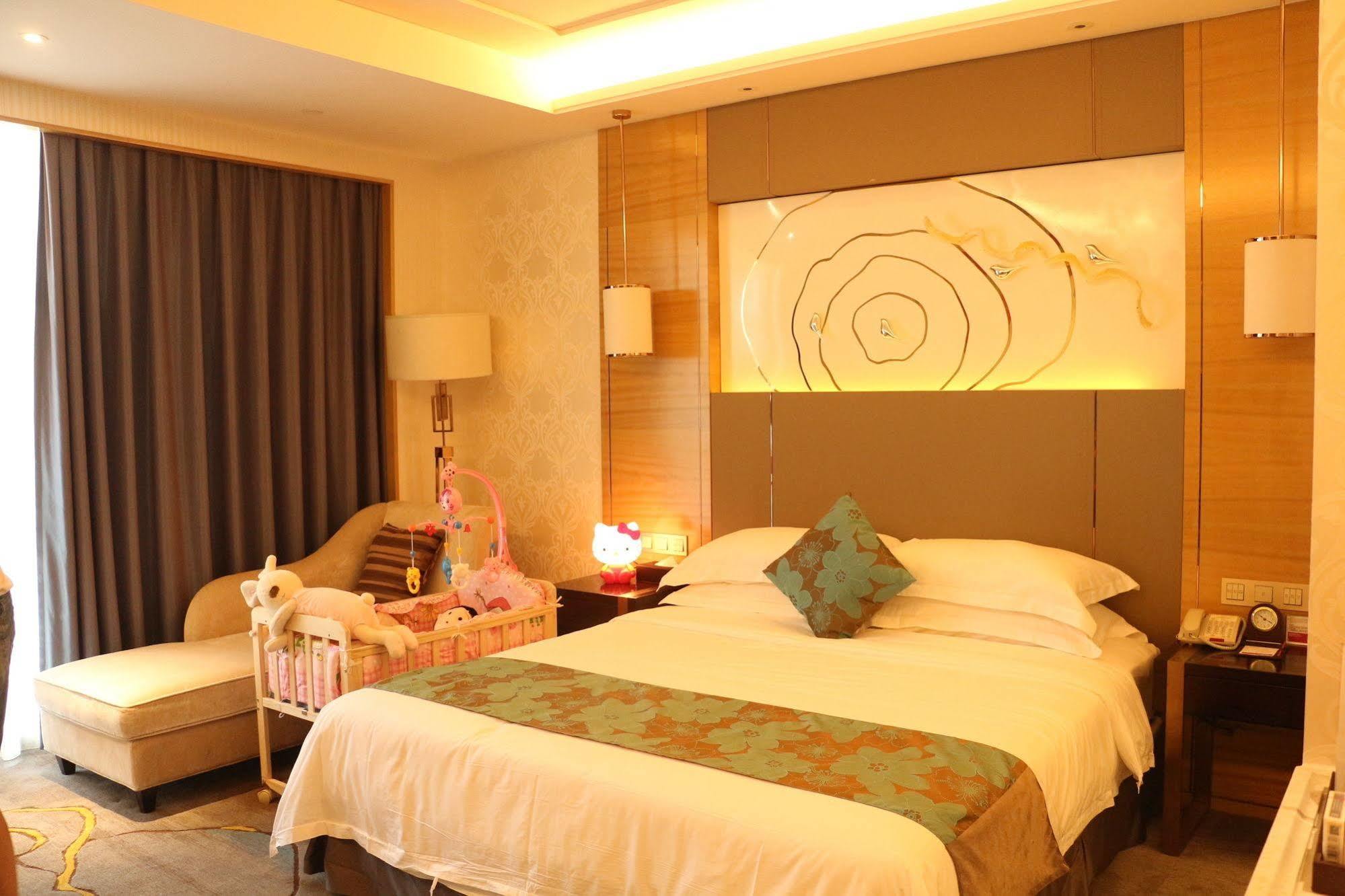 Ramada Yiyang Taojiang Hotel Exterior photo