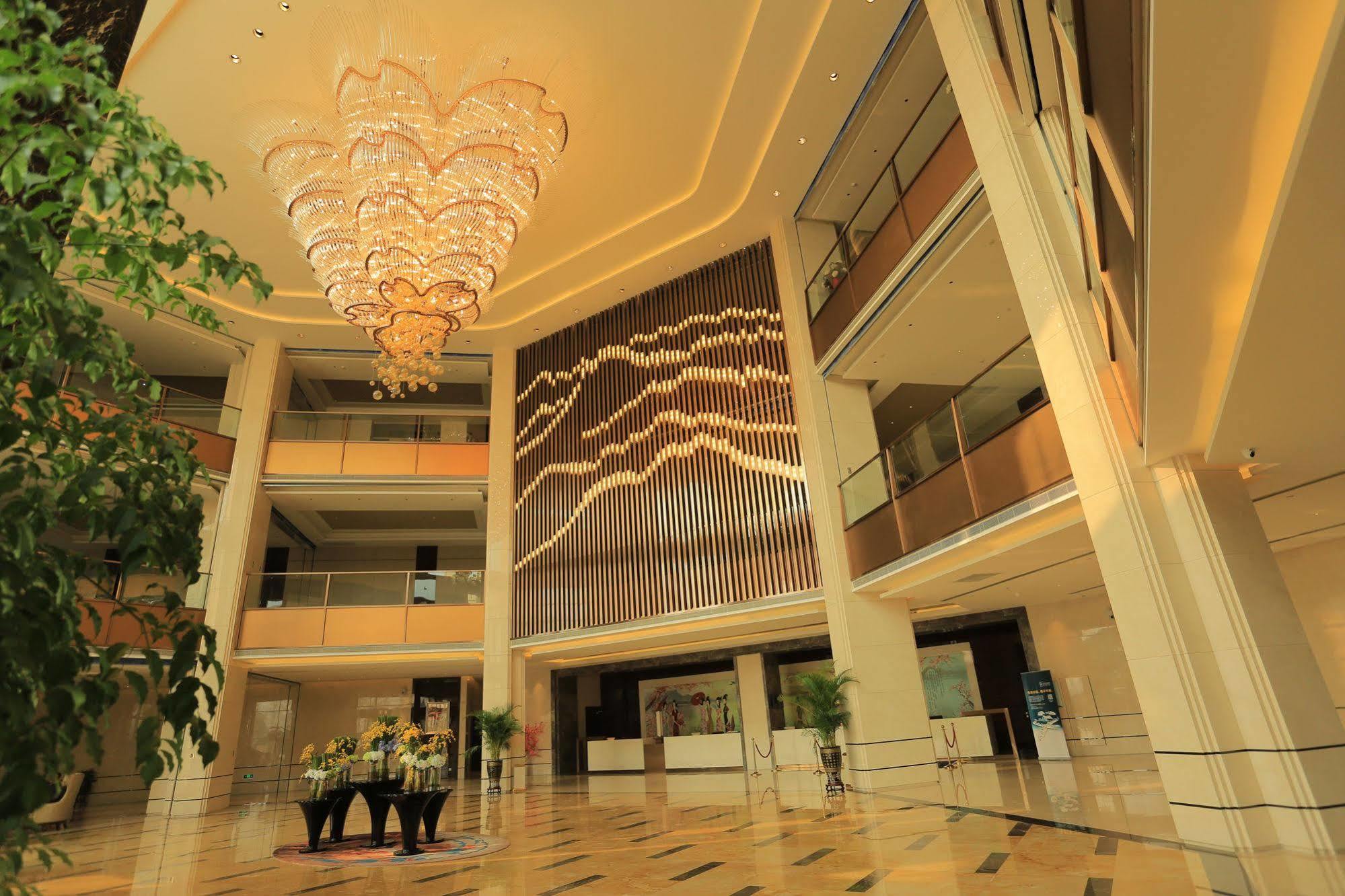 Ramada Yiyang Taojiang Hotel Exterior photo